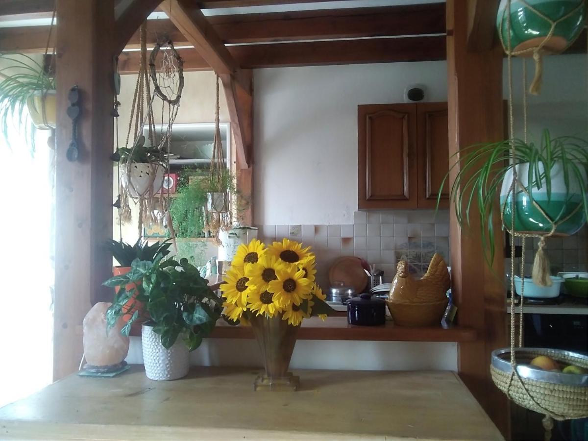 Les Tournesols Bed and Breakfast La Bernardiere Exteriör bild