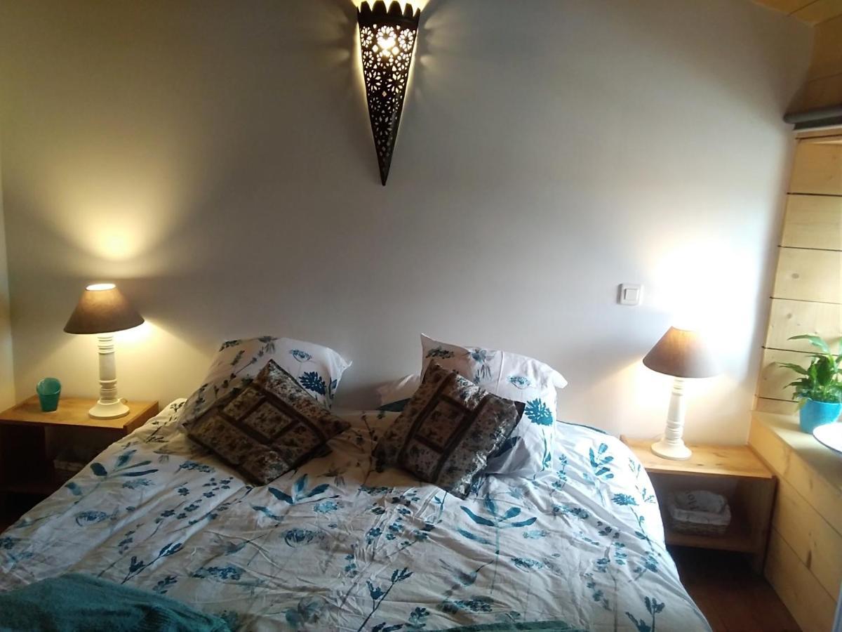 Les Tournesols Bed and Breakfast La Bernardiere Exteriör bild